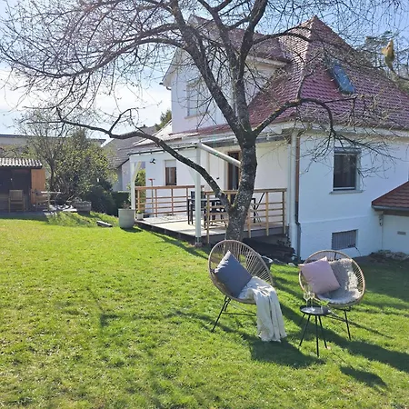 Mit Garten & Garage *